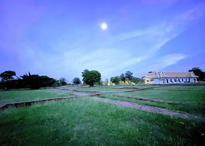 Baan Lhang Wangh บ้านหลังวัง