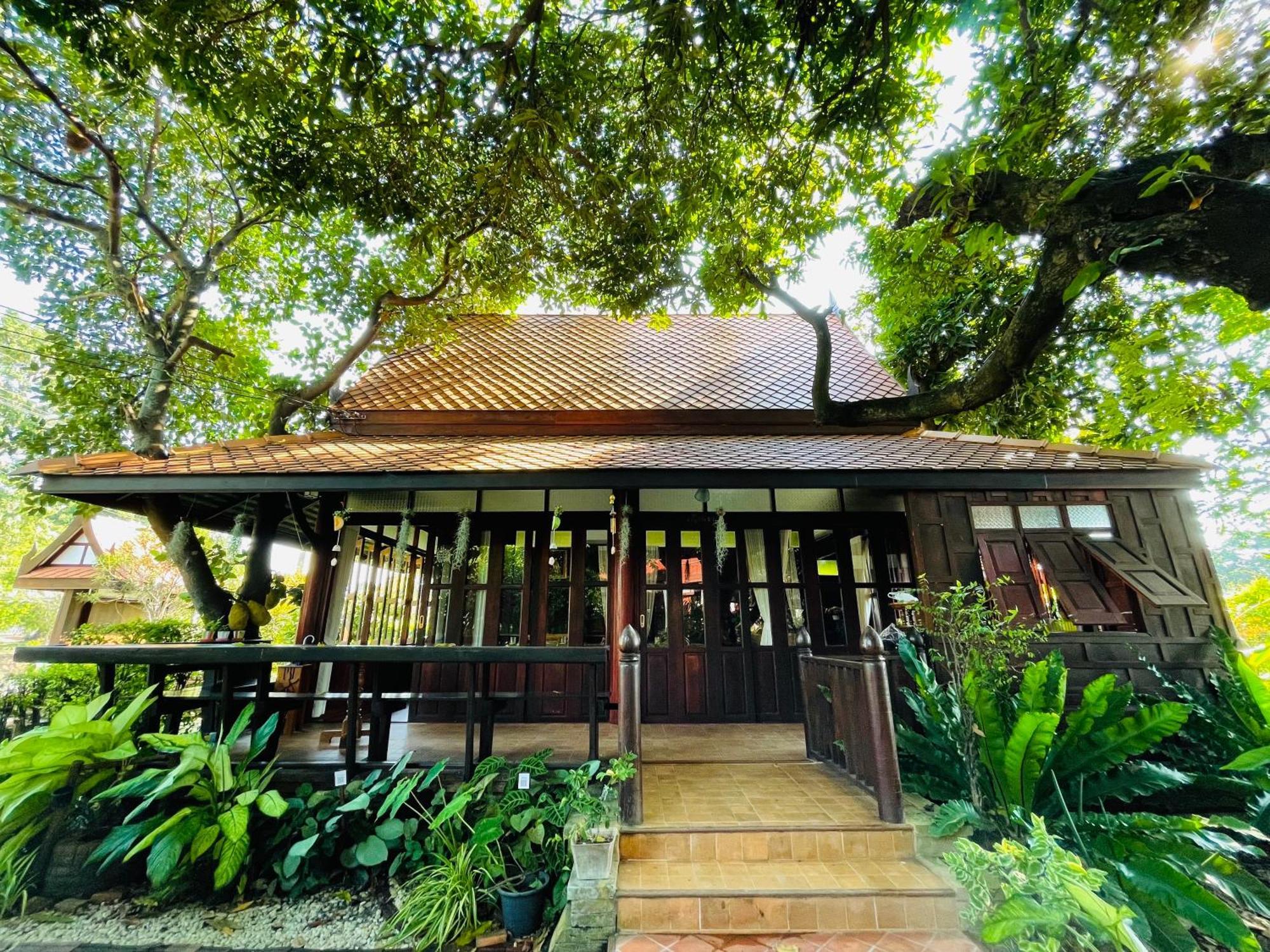 Guest house Baan Lhang Wangh บ้านหลังวัง *